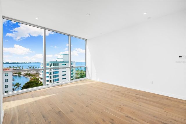 111 GOLDEN GATE POINT 701PH, Sarasota, FL 34236