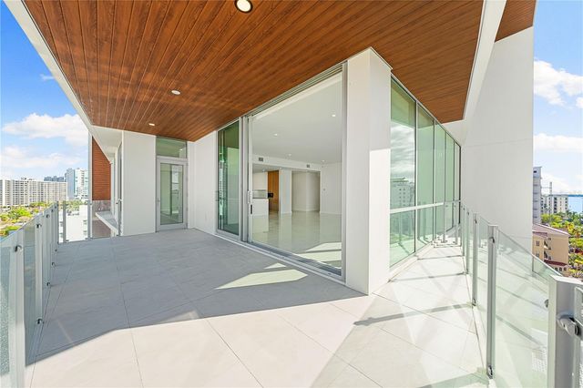 111 GOLDEN GATE POINT 701PH, Sarasota, FL 34236