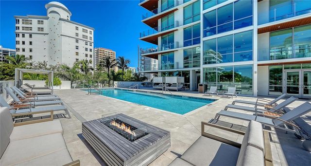 111 GOLDEN GATE POINT 701PH, Sarasota, FL 34236