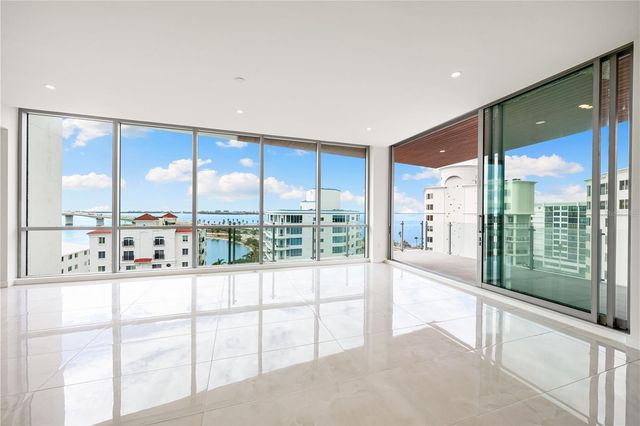 111 GOLDEN GATE POINT 701PH, Sarasota, FL 34236