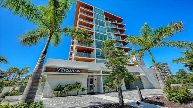 111 GOLDEN GATE POINT 701PH, Sarasota, FL 34236
