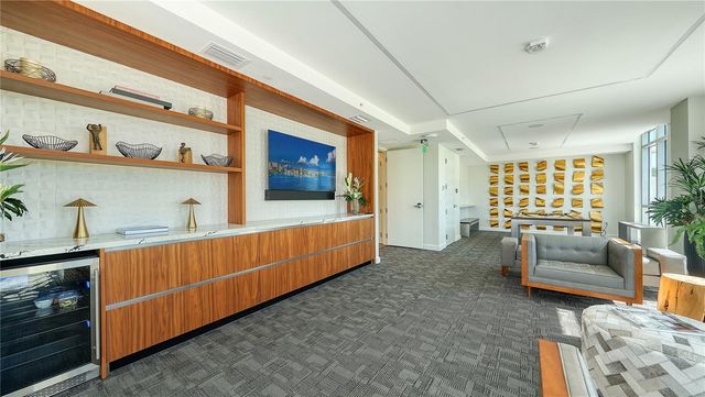 111 GOLDEN GATE 701, Sarasota, FL 34236