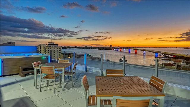 111 GOLDEN GATE 701, Sarasota, FL 34236