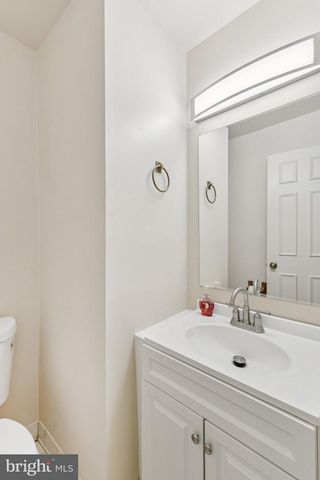 5858 LANGTON DR, Alexandria, VA 22310