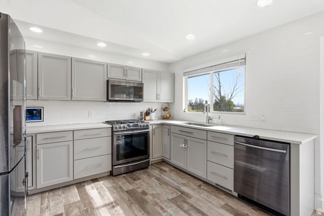 9965 S BIRNAM WOODS WAY, South Jordan, UT 84009