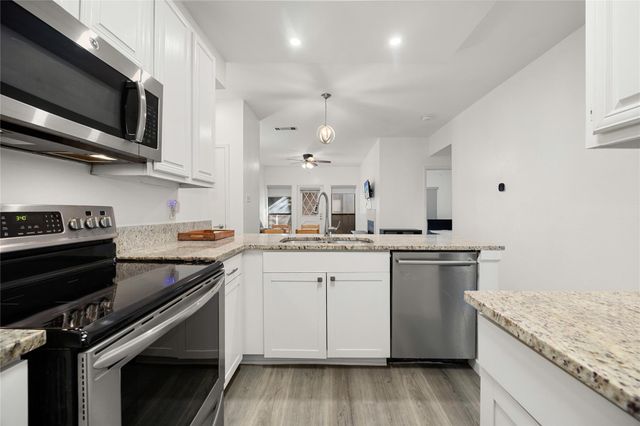 806 W 24th ST 213, Austin, TX 78705