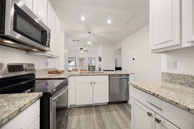 806 W 24th ST 213, Austin, TX 78705