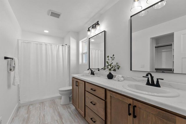 W5658 TONYS WAY, Appleton, WI 54915