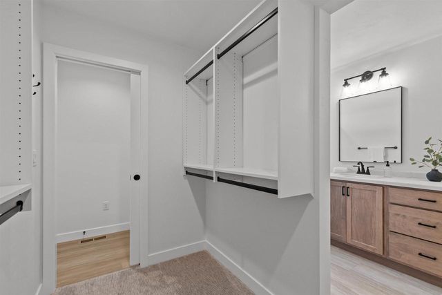 W5658 TONYS WAY, Appleton, WI 54915
