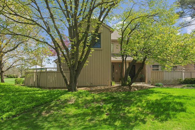 471 Old Barn Road, Lake Barrington, IL 60010