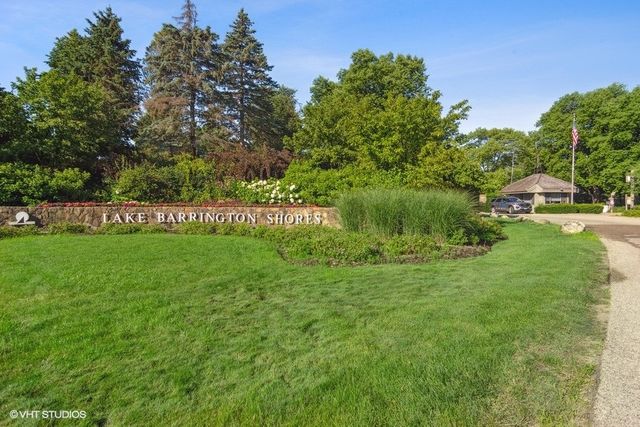 471 Old Barn Road, Lake Barrington, IL 60010