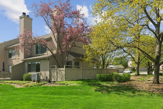 471 Old Barn Road, Lake Barrington, IL 60010