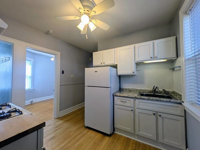 9436 Lincoln Avenue 1R, Brookfield, IL 60513