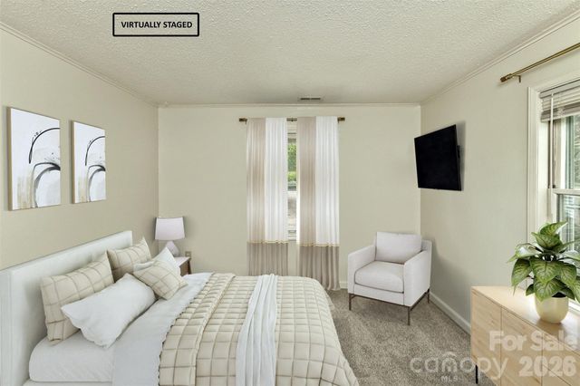 7 Teaneck Circle, Hendersonville, NC 28791