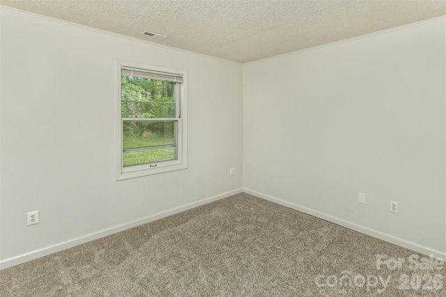 7 Teaneck Circle, Hendersonville, NC 28791