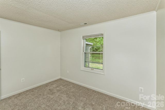 7 Teaneck Circle, Hendersonville, NC 28791