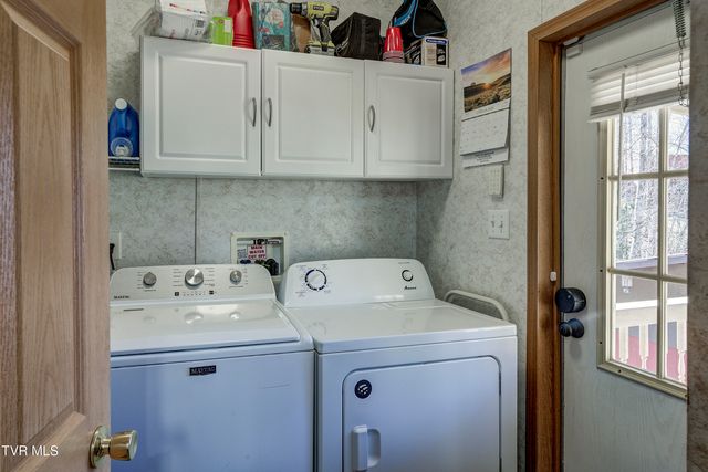 126 Elizabeth Ann Drive, Johnson City, TN 37601