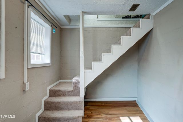 126 Elizabeth Ann Drive, Johnson City, TN 37601