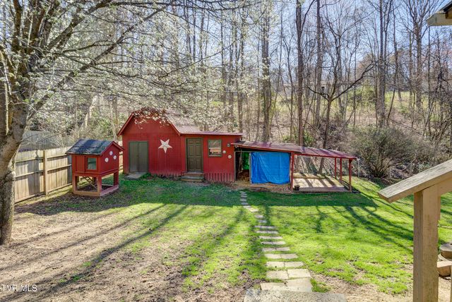 126 Elizabeth Ann Drive, Johnson City, TN 37601