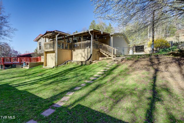 126 Elizabeth Ann Drive, Johnson City, TN 37601