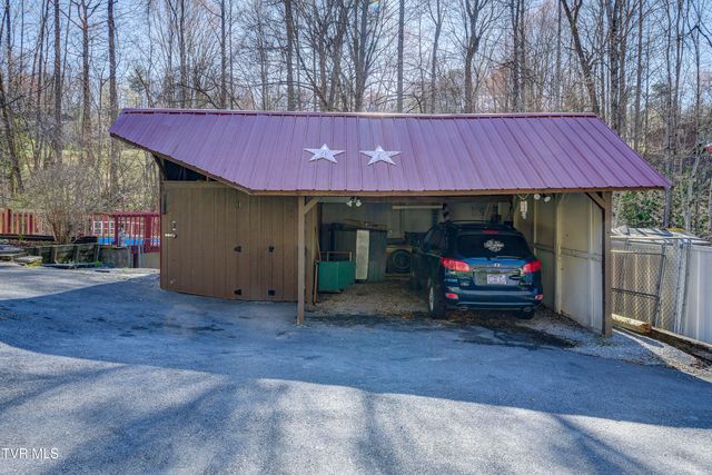 126 Elizabeth Ann Drive, Johnson City, TN 37601