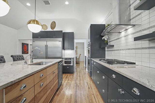 1014 E 38th Place, Tulsa, OK 74105