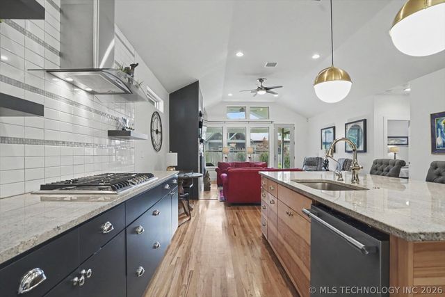 1014 E 38th Place, Tulsa, OK 74105