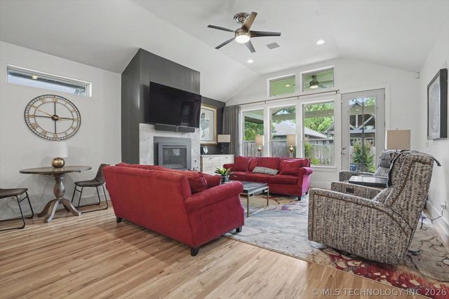 1014 E 38th Place, Tulsa, OK 74105