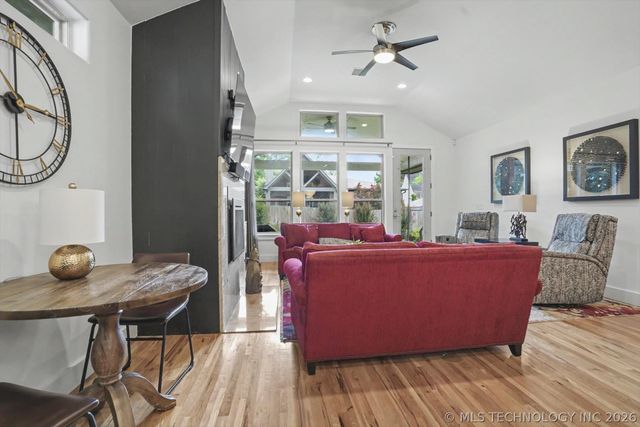 1014 E 38th Place, Tulsa, OK 74105