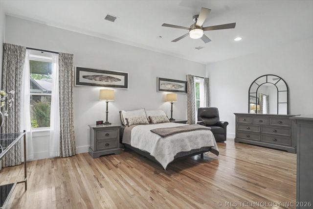 1014 E 38th Place, Tulsa, OK 74105