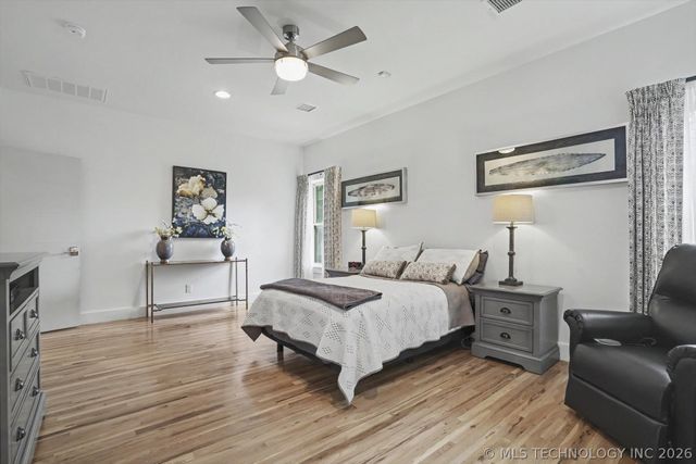 1014 E 38th Place, Tulsa, OK 74105