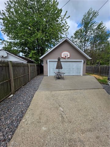 1338 W 89th Street, Cleveland, OH 44102