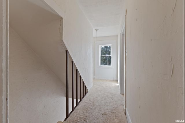 2537 Maine Street, Quincy, IL 62301