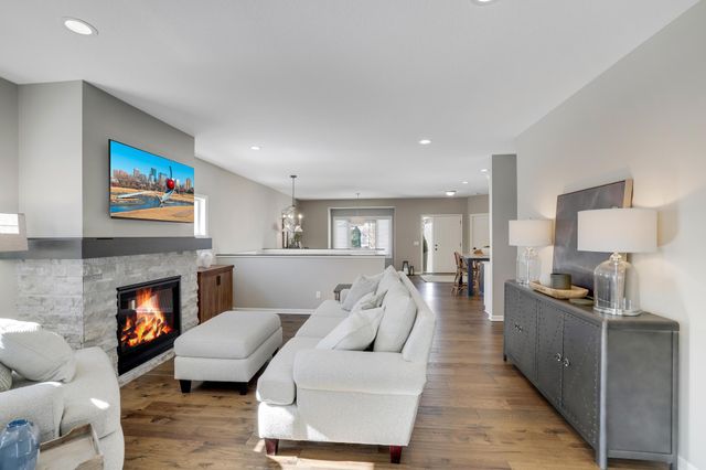 14953 Hillside Circle NW, Prior Lake, MN 55372
