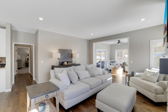 14953 Hillside Circle NW, Prior Lake, MN 55372