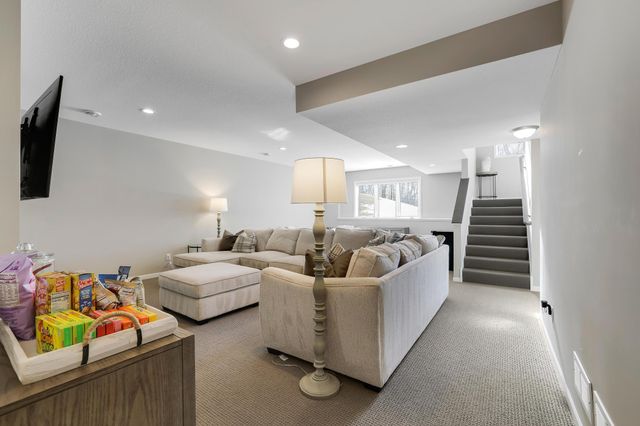 14953 Hillside Circle NW, Prior Lake, MN 55372