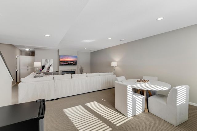 14953 Hillside Circle NW, Prior Lake, MN 55372