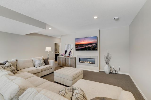 14953 Hillside Circle NW, Prior Lake, MN 55372