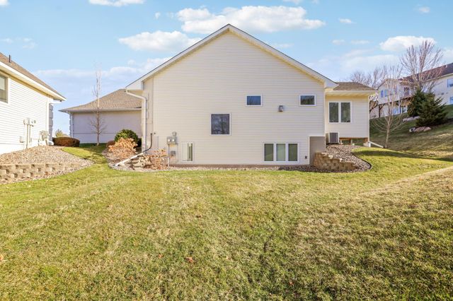 14953 Hillside Circle NW, Prior Lake, MN 55372