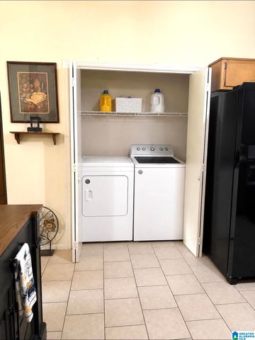 1009 25TH AVENUE N, Hueytown, AL 35023