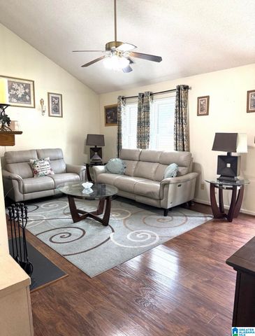 1009 25TH AVENUE N, Hueytown, AL 35023
