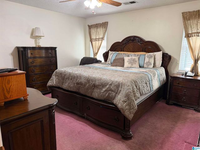 1009 25TH AVENUE N, Hueytown, AL 35023