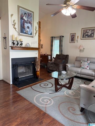 1009 25TH AVENUE N, Hueytown, AL 35023