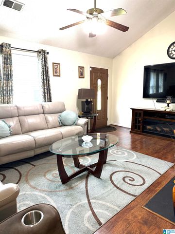 1009 25TH AVENUE N, Hueytown, AL 35023