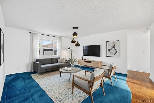 10 Dehaven Drive 2D, Yonkers, NY 10703