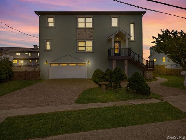 125 S Bay Drive, Babylon, NY 11702