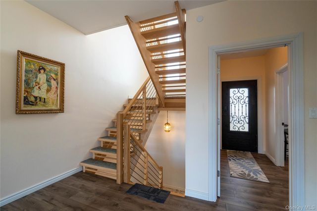 125 S Bay Drive, Babylon, NY 11702