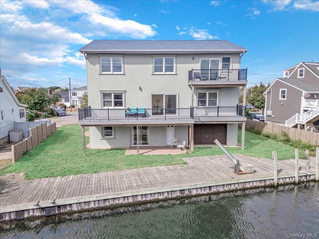 125 S Bay Drive, Babylon, NY 11702