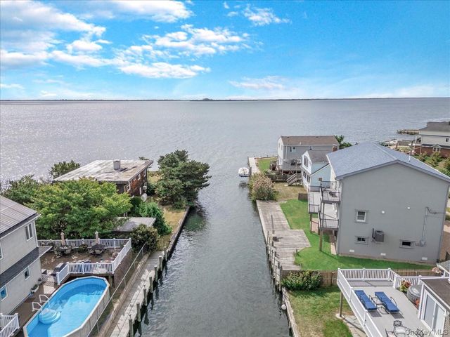 125 S Bay Drive, Babylon, NY 11702