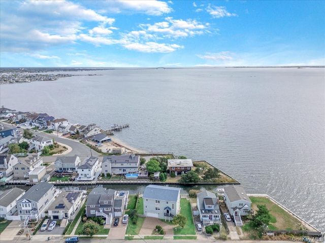 125 S Bay Drive, Babylon, NY 11702